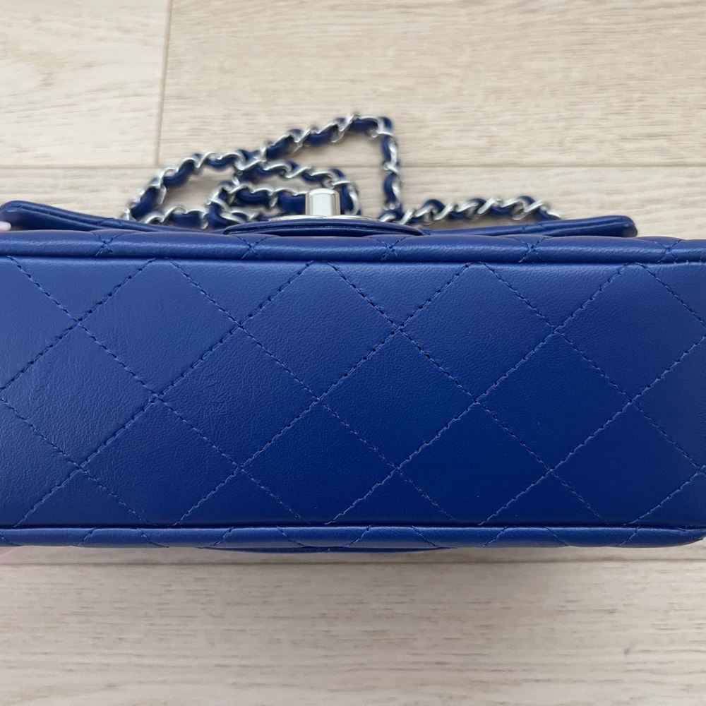 Chanel Mini Flap Bag - Picture 4 of 6